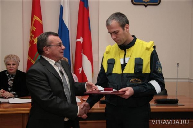 Ликвидаторы последствий теракта в Волгограде получили награды Ликвидаторы последствий теракта в Волгограде получили награды