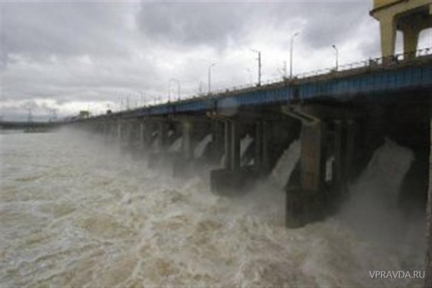 Волжская ГЭС, сброс воды, Волжская ГЭС, сброс воды,