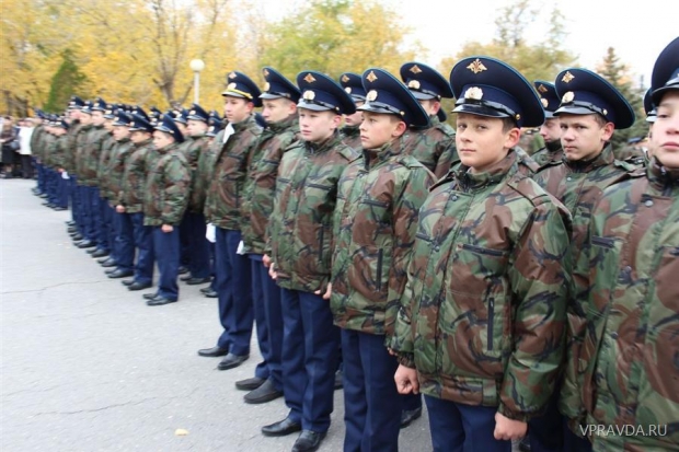 Настоящими лицеистами ребята становятся только после торжественный клятвы на верность Родине Настоящими лицеистами ребята становятся только после торжественный клятвы на верность Родине