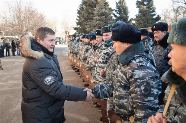 Андрей Бочаров поблагодарил волгоградских полицейских за службу вдали от дома Андрей Бочаров поблагодарил волгоградских полицейских за службу вдали от дома