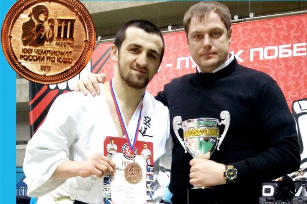 Али Нальгиев (слева) – бронзовый призер чемпионата России-2015 Али Нальгиев (слева) – бронзовый призер чемпионата России-2015