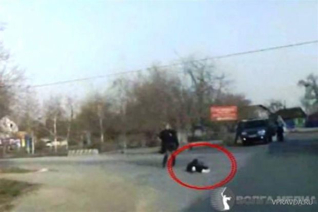 На юге Волгограда 15-летний школьник угнал машину и сбил девушку На юге Волгограда 15-летний школьник угнал машину и сбил девушку