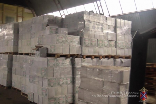 На трассе под Волгоградом изъяли более 44,5 тысячи бутылок контрафактного алкоголя На трассе под Волгоградом изъяли более 44,5 тысячи бутылок контрафактного алкоголя