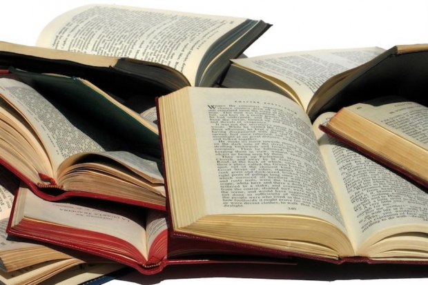 Эксперты назвали 10 самых продаваемых книг уходящего года Эксперты назвали 10 самых продаваемых книг уходящего года