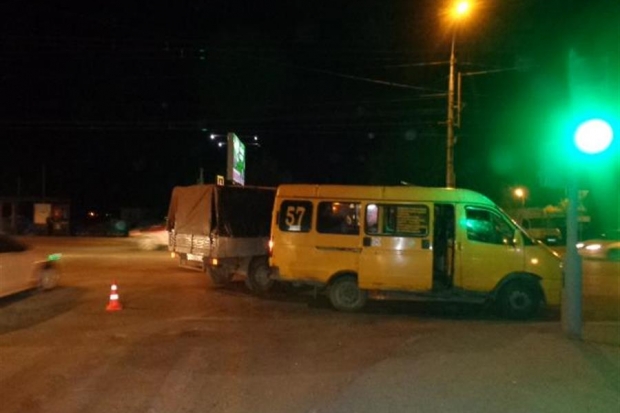 В Волгограде в ДТП пострадала 35-летняя пассажирка маршрутки В Волгограде в ДТП пострадала 35-летняя пассажирка маршрутки