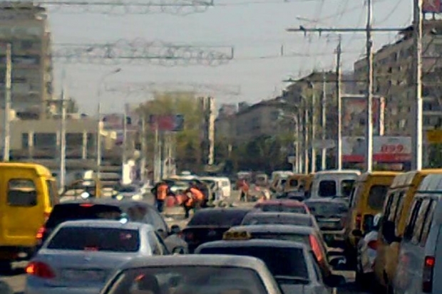 Волгоградцы встали в вечерних пробках из-за ДТП в двух районах Волгоградцы встали в вечерних пробках из-за ДТП в двух районах