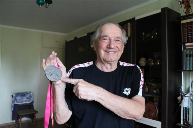 79-летний волжанин Юрий Чувильдин забыл про инвалидность и выигрывает турниры по плаванию 79-летний волжанин Юрий Чувильдин забыл про инвалидность и выигрывает турниры по плаванию