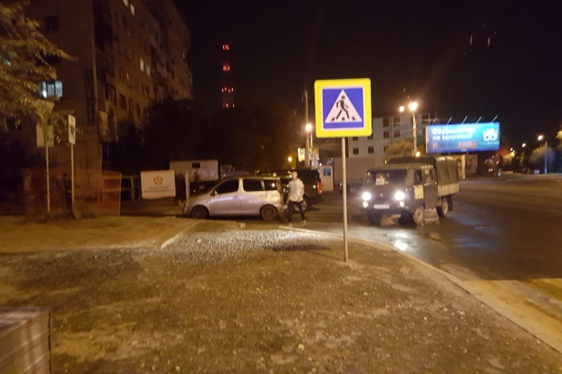 «Яма раздора»: более 200 квартир в двух многоэтажках Дзержинского района Волгограда остались без воды «Яма раздора»: более 200 квартир в двух многоэтажках Дзержинского района Волгограда остались без воды