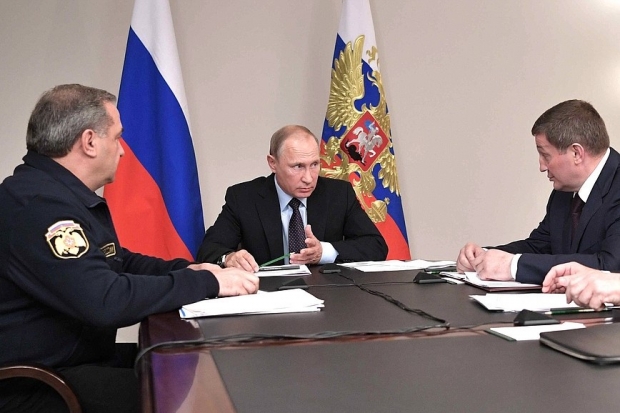 Министр МЧС Пучков высоко оценил межведомственное взаимодействие при тушении пожаров Министр МЧС Пучков высоко оценил межведомственное взаимодействие при тушении пожаров