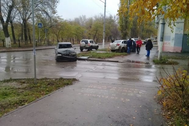 На перекрестке Богунской и проспекта Ленина в аварии пострадал человек На перекрестке Богунской и проспекта Ленина в аварии пострадал человек