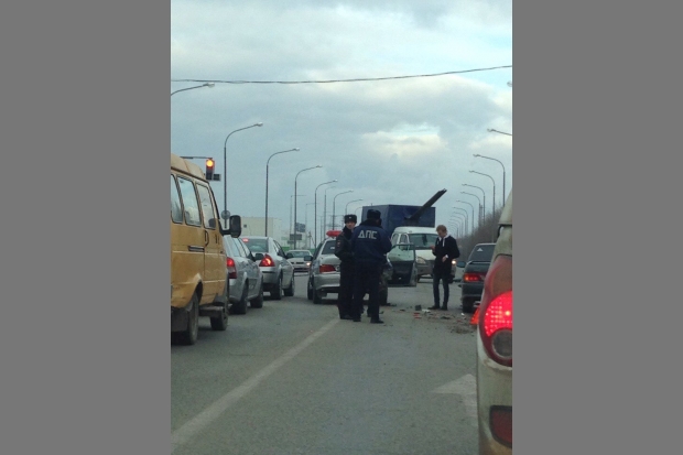 В Волгограде водитель ВАЗа протаранил машину с полицейскими В Волгограде водитель ВАЗа протаранил машину с полицейскими