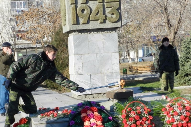 По районам Волгоградского региона передают символы Сталинградской победы По районам Волгоградского региона передают символы Сталинградской победы