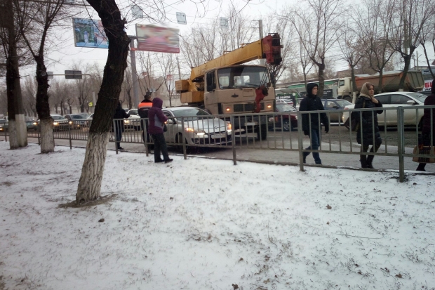 Центр Волгограда встал в пробке из-за ДТП Центр Волгограда встал в пробке из-за ДТП