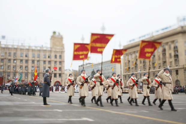 Фоторепортаж: парад Сталинградской победы Фоторепортаж: парад Сталинградской победы