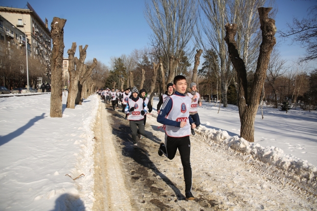 Сто дней до ЧМ-2018 в Волгограде отметили забегом Сто дней до ЧМ-2018 в Волгограде отметили забегом
