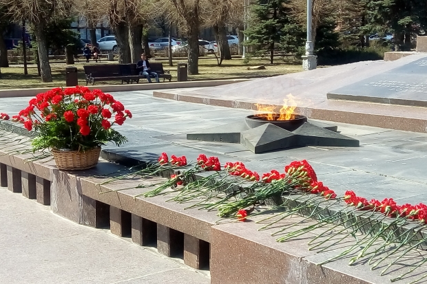 В Волгограде почтили память узников фашистских концлагерей В Волгограде почтили память узников фашистских концлагерей