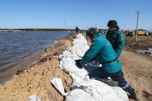 Волгоградских спасателей и добровольцев поощрят за мужество при борьбе с паводком Волгоградских спасателей и добровольцев поощрят за мужество при борьбе с паводком