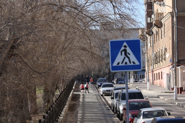 В Волжском трактор сбил двух детей: 12-летняя девочка в больнице В Волжском трактор сбил двух детей: 12-летняя девочка в больнице