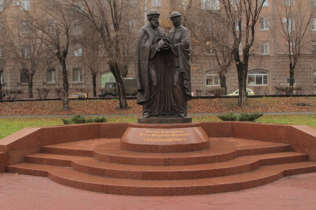 Это волгоградский памятник, теперь такой есть и в Средней Ахтубе Это волгоградский памятник, теперь такой есть и в Средней Ахтубе