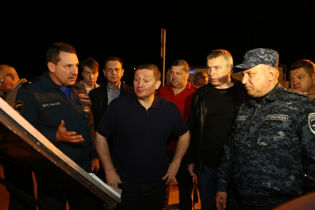 Андрей Бочаров: «Поисковая операция в акватории Волги будет продолжаться всю ночь» Андрей Бочаров: «Поисковая операция в акватории Волги будет продолжаться всю ночь»