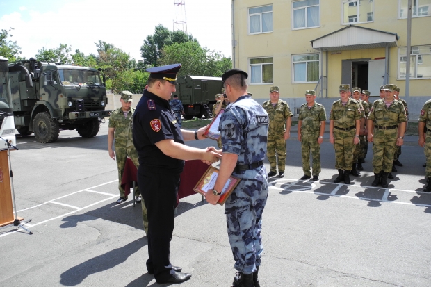 Росгвардейцев поблагодарили за спокойствие в Волгограде во время ЧМ Росгвардейцев поблагодарили за спокойствие в Волгограде во время ЧМ
