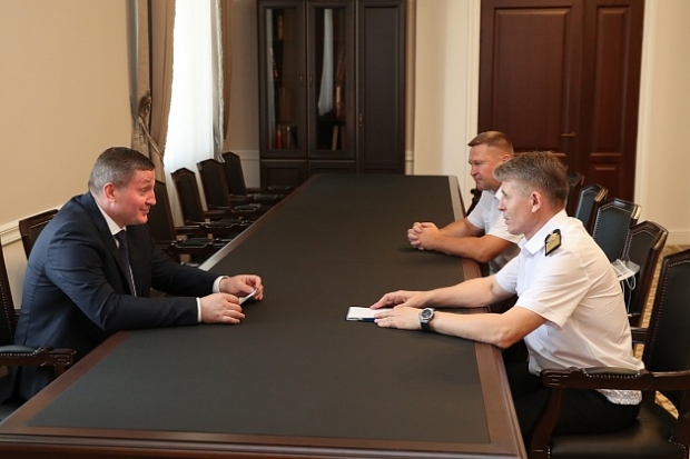 Андрей Бочаров с Александром Морозовым обсудил развитие рыболовства Андрей Бочаров с Александром Морозовым обсудил развитие рыболовства