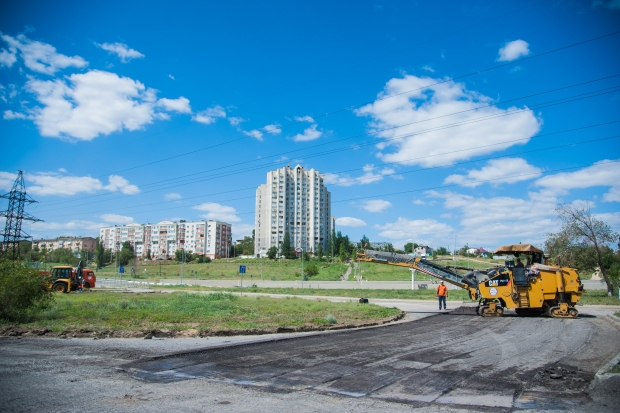 Сэкономили на торгах: в Волгограде 6 улиц отремонтируют на год раньше Сэкономили на торгах: в Волгограде 6 улиц отремонтируют на год раньше