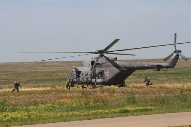 Гвардейский десант под Волгоградом уничтожил склад с боеприпасами условного противника Гвардейский десант под Волгоградом уничтожил склад с боеприпасами условного противника