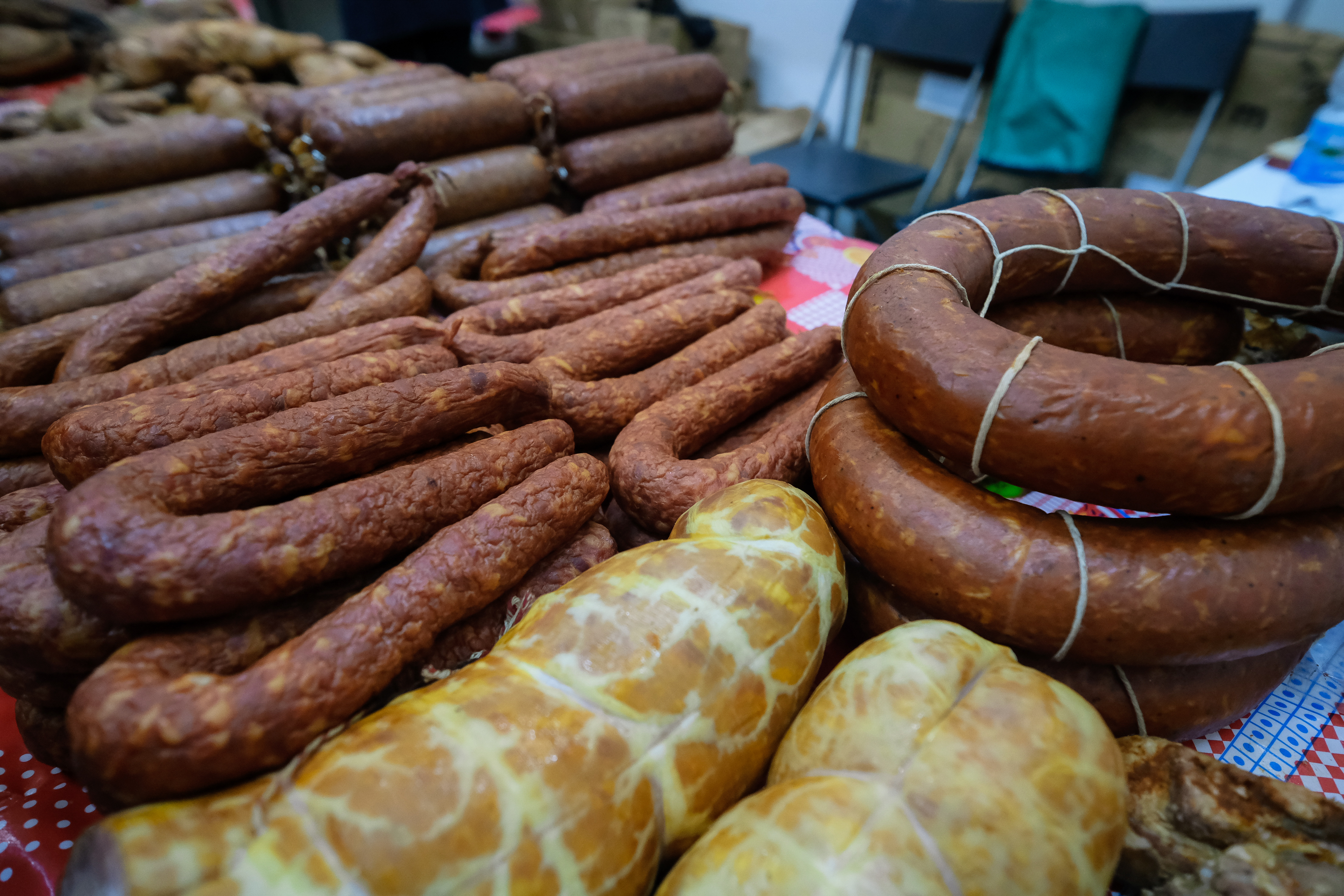 бедность в россии. сделано в нищете. сделано в нищете. нищие россияне. нищие старики.