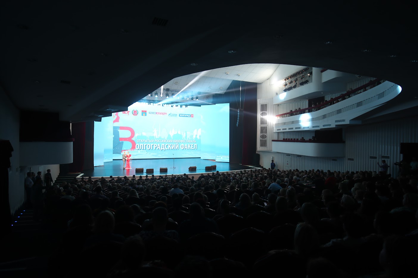 Быть в кинотеатре волгоград. Быть в кинотеатре волгоград. Кинотеатр пять звезд волгоград. Концерт групп ооо. Быть в кинотеатре волгоград.