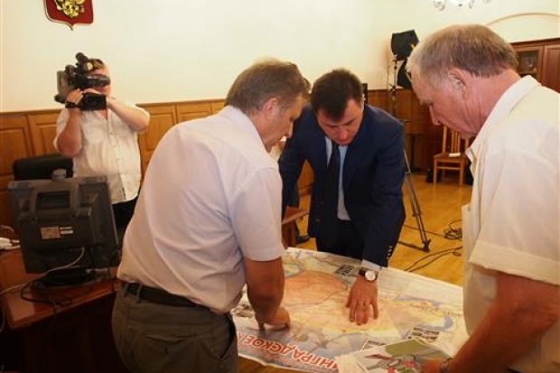 Губернатору преподнесли «Сталинградское кольцо» Губернатору преподнесли «Сталинградское кольцо»