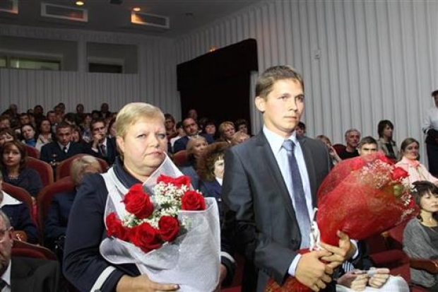 Учитель, на сцену!