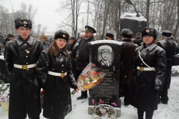Наши "Нахимовцы" в большой семье моряков-подводников Наши "Нахимовцы" в большой семье моряков-подводников