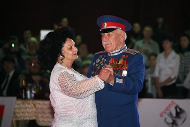 Под звуки нестареющего вальса