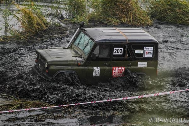 "Генералы" прошли сквозь лужи и грязь