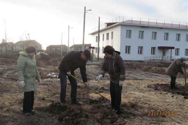 В Урюпинском районе продолжаются субботники В Урюпинском районе продолжаются субботники