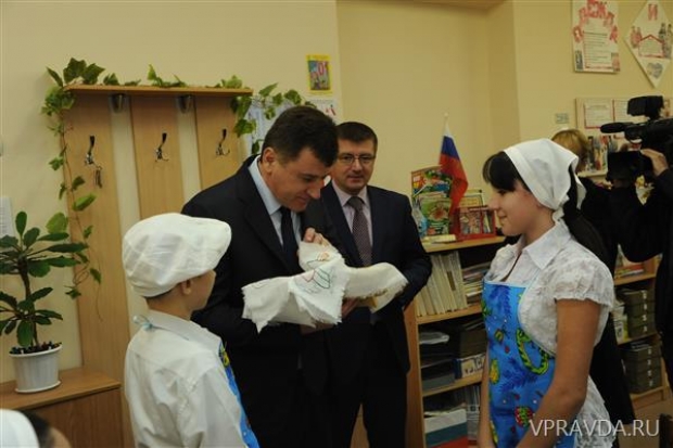 Сергей Боженов продолжает рабочие поездки по районам областного центра Сергей Боженов продолжает рабочие поездки по районам областного центра