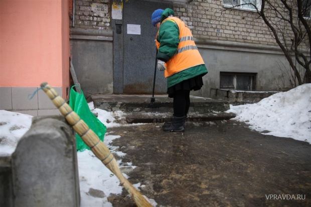 В Волгограде на улицы города выйдут 300 муниципальных дворников В Волгограде на улицы города выйдут 300 муниципальных дворников