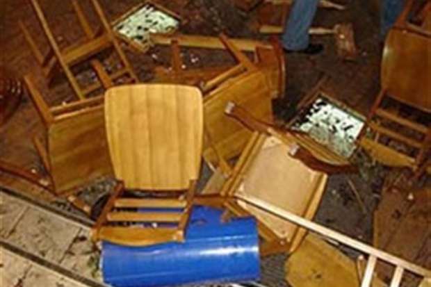 В Волгограде посетители кафе стали свидетелями криминальных разборок В Волгограде посетители кафе стали свидетелями криминальных разборок