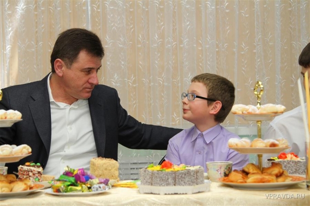 Сергей Боженов навестил воспитанников Волжского детского дома Сергей Боженов навестил воспитанников Волжского детского дома