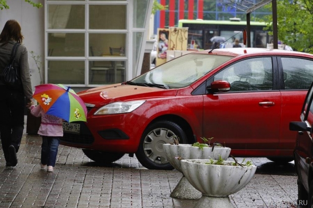 Некоторые автовладельцы забывают об окружающих Некоторые автовладельцы забывают об окружающих