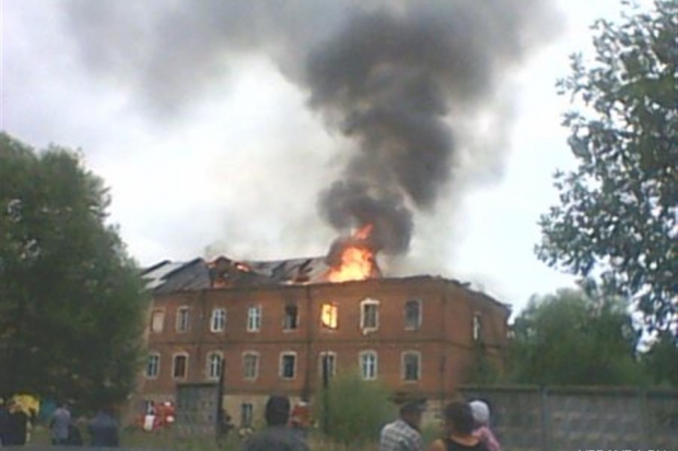 волгоград, пожар, трехэтажный жилой дом волгоград, пожар, трехэтажный жилой дом
