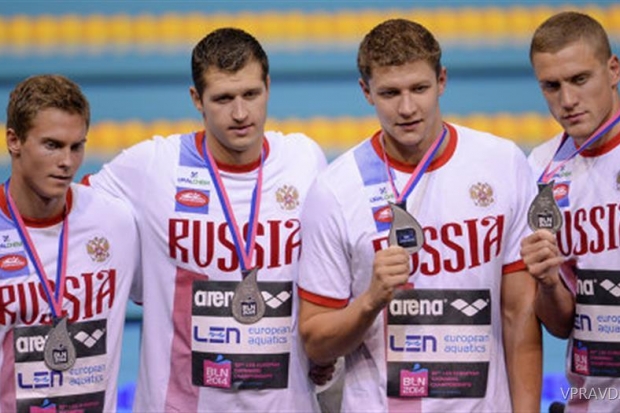 Владимир Морозов (слева) с партнерами с медалями берлинского чемпионата Европы Владимир Морозов (слева) с партнерами с медалями берлинского чемпионата Европы