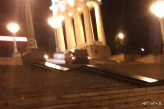 волгоград , внедорожник, набережная, задержание волгоград , внедорожник, набережная, задержание