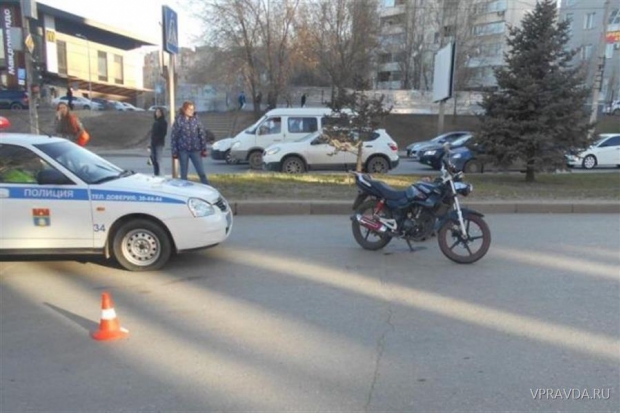 В Волгограде 19-летняя пассажирка мотоцикла погибла в ДТП В Волгограде 19-летняя пассажирка мотоцикла погибла в ДТП
