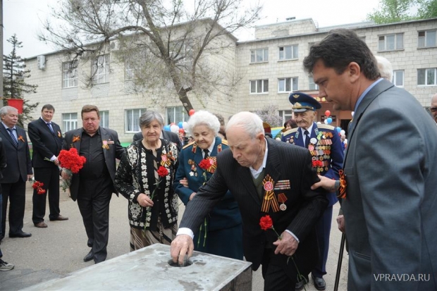 (Откадрировать слева) (Откадрировать слева)