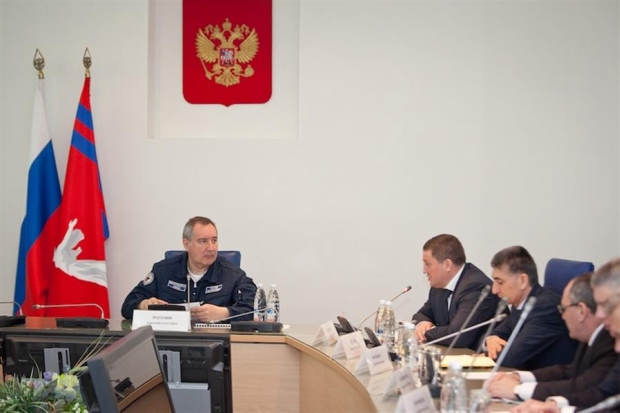 Дмитрий Рогозин провел в Волгограде совещание по вопросам оборонной промышленности Дмитрий Рогозин провел в Волгограде совещание по вопросам оборонной промышленности