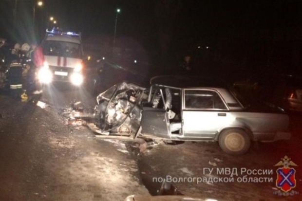В центре Волгограда в лобовом ДТП пострадали 4 человека В центре Волгограда в лобовом ДТП пострадали 4 человека