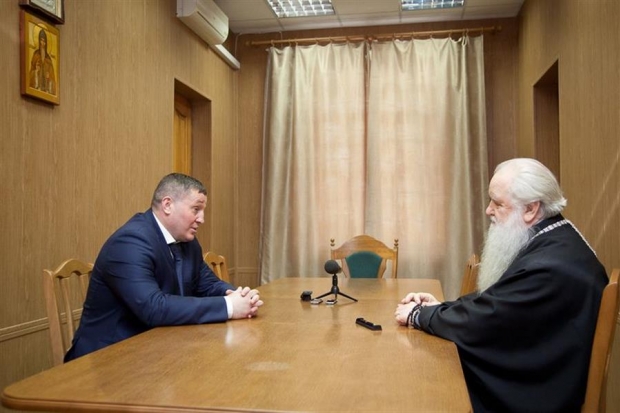 Андрей Бочаров и митрополит Герман обсудили строительство собора Александра Невского Андрей Бочаров и митрополит Герман обсудили строительство собора Александра Невского