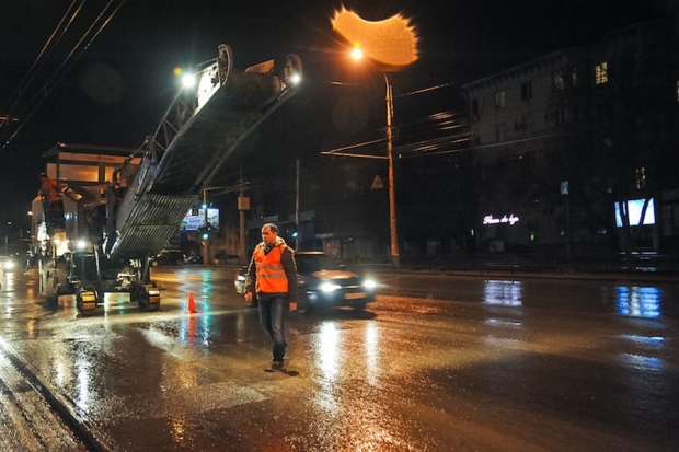 В Волгограде ремонтируют дорогу на проспекте Ленина В Волгограде ремонтируют дорогу на проспекте Ленина